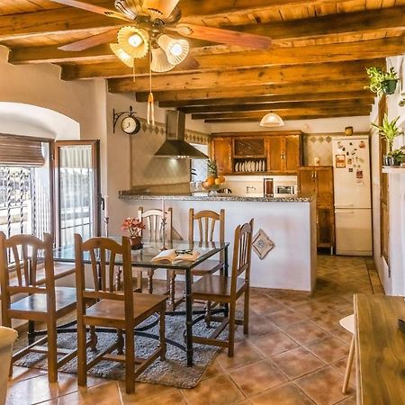 Pet Friendly Home In Hornachuelos With Kitchen Buitenkant foto