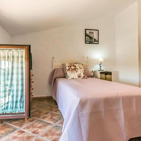 Pet Friendly Home In Hornachuelos With Kitchen Buitenkant foto