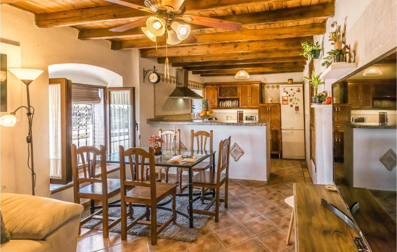 Pet Friendly Home In Hornachuelos With Kitchen Buitenkant foto