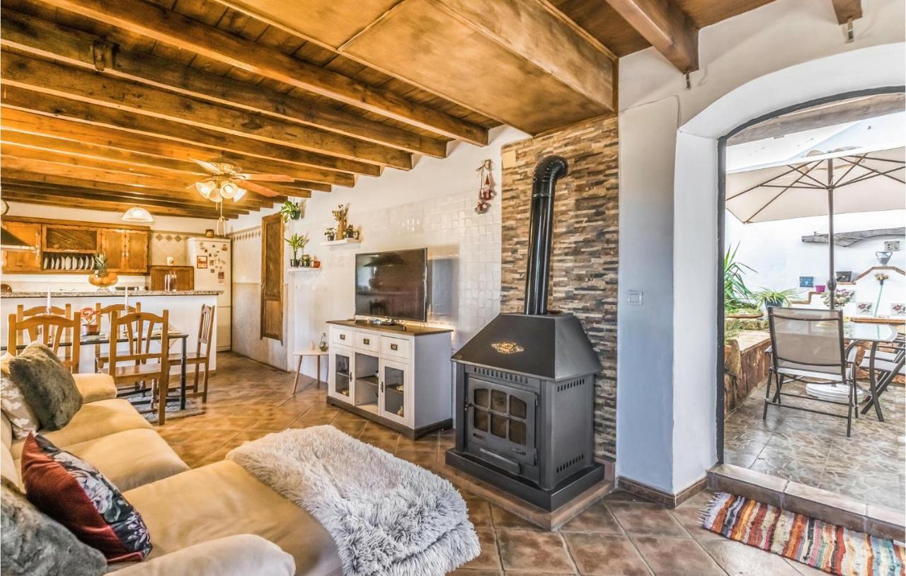 Pet Friendly Home In Hornachuelos With Kitchen Buitenkant foto