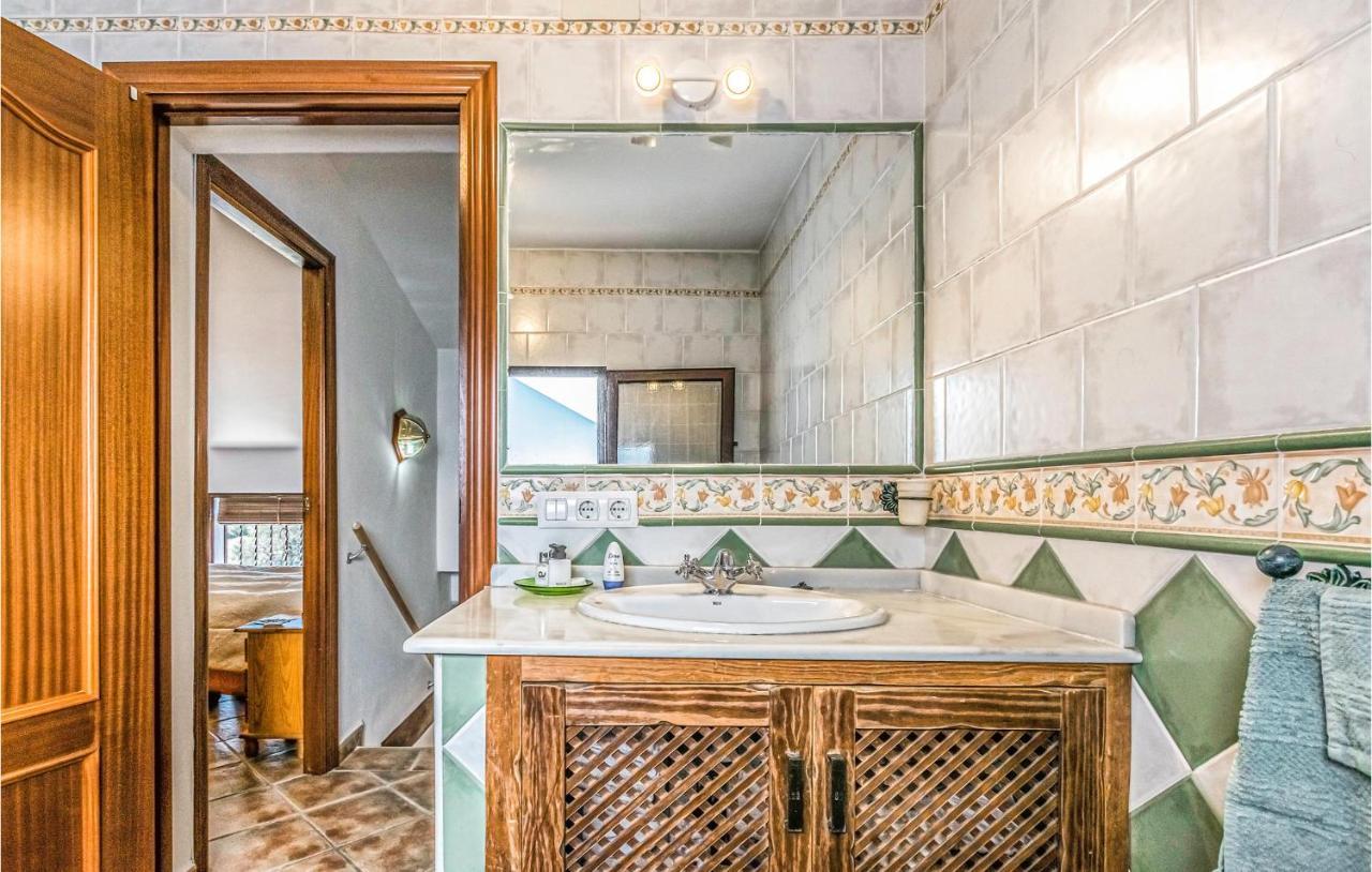 Pet Friendly Home In Hornachuelos With Kitchen Buitenkant foto