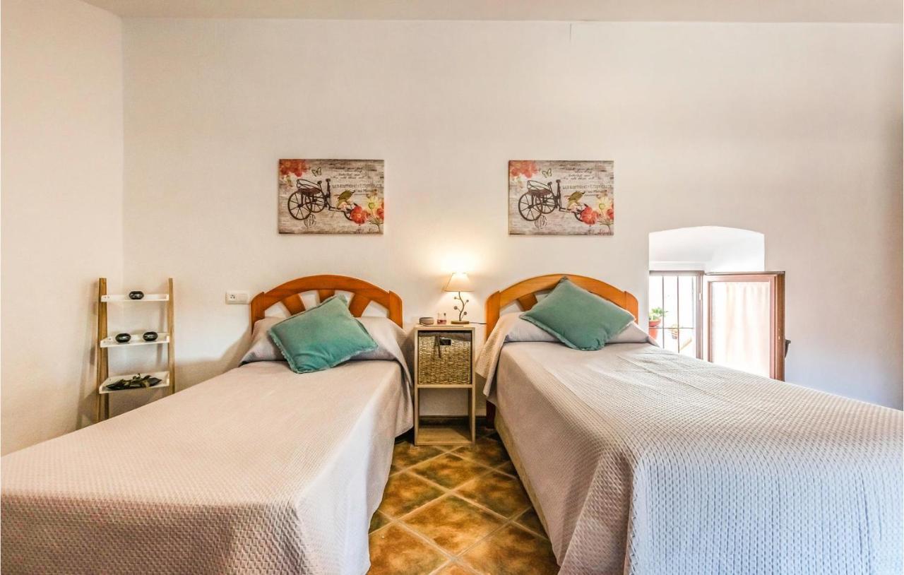 Pet Friendly Home In Hornachuelos With Kitchen Buitenkant foto
