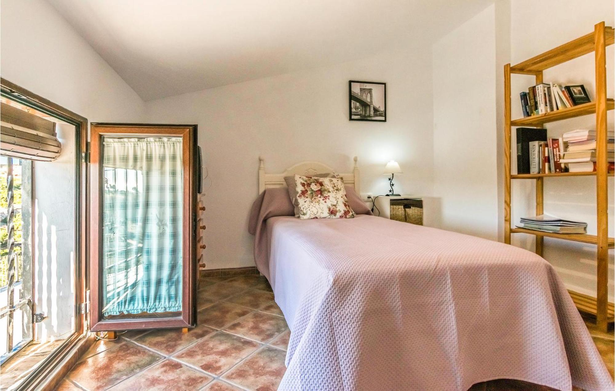 Pet Friendly Home In Hornachuelos With Kitchen Buitenkant foto